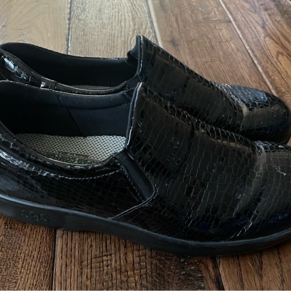 SAS Expensive Woman’s Size SZ 9W Black Shoes Jennifer B. Reposhing now ! sizing
